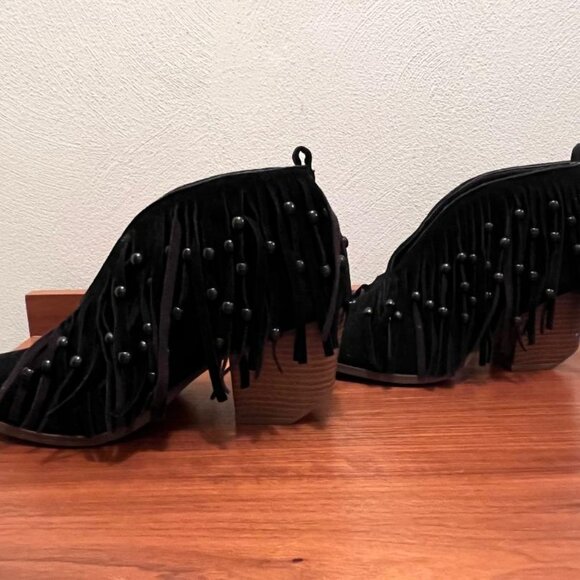 Women's Beast Fashion Black Suede Ankle Boots with Fringe & Beads size 7.5/38 - Picture 5 of 6
